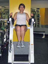 captain's chair knee raises